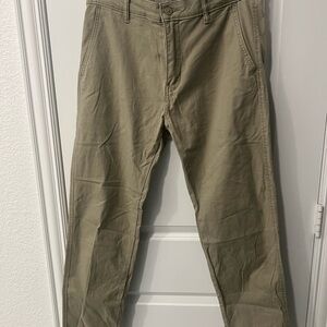 Levi's Men's Olive Chinos